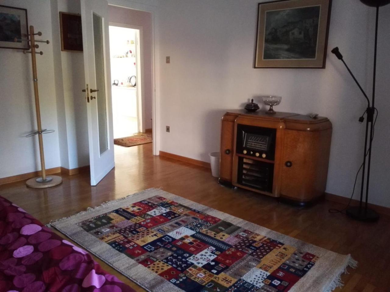 Interno3 *